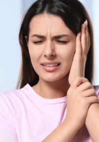 Kulak Çınlaması Neden Olur ve Nasıl Geçer?